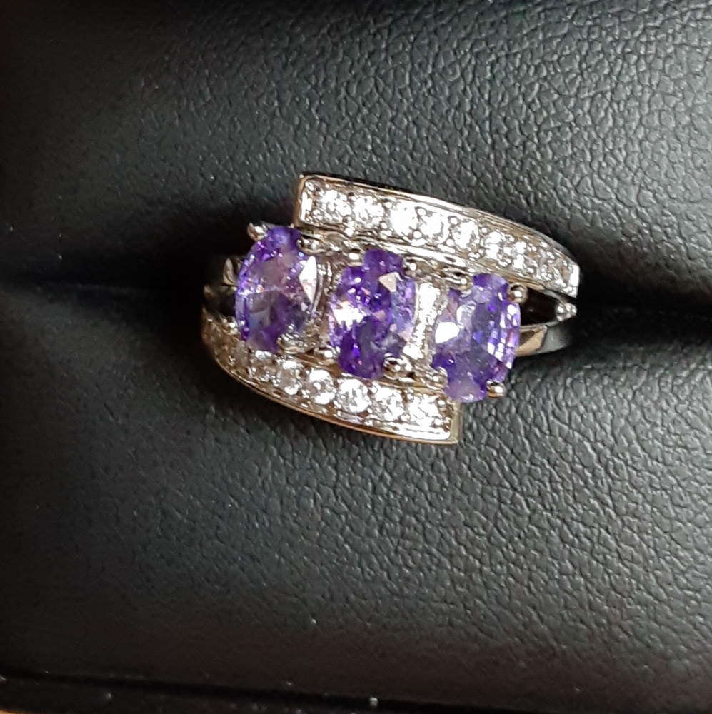 Large Purple Pretty Women's Ring, Size: 5 - Picture 4 of 13